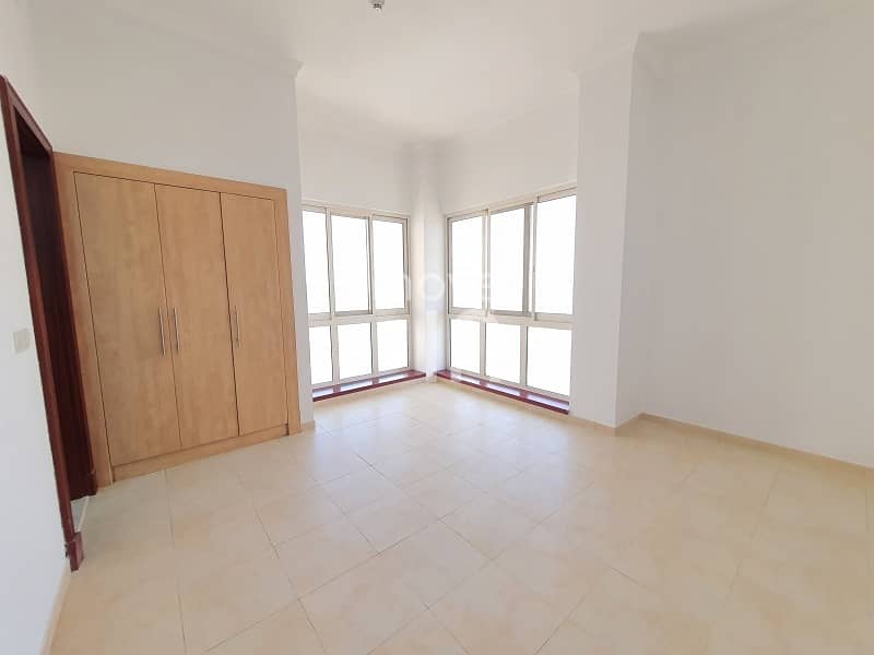 9 investors deal -  canal view no balcony