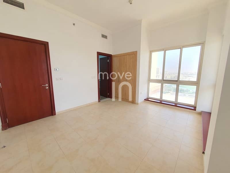10 investors deal -  canal view no balcony