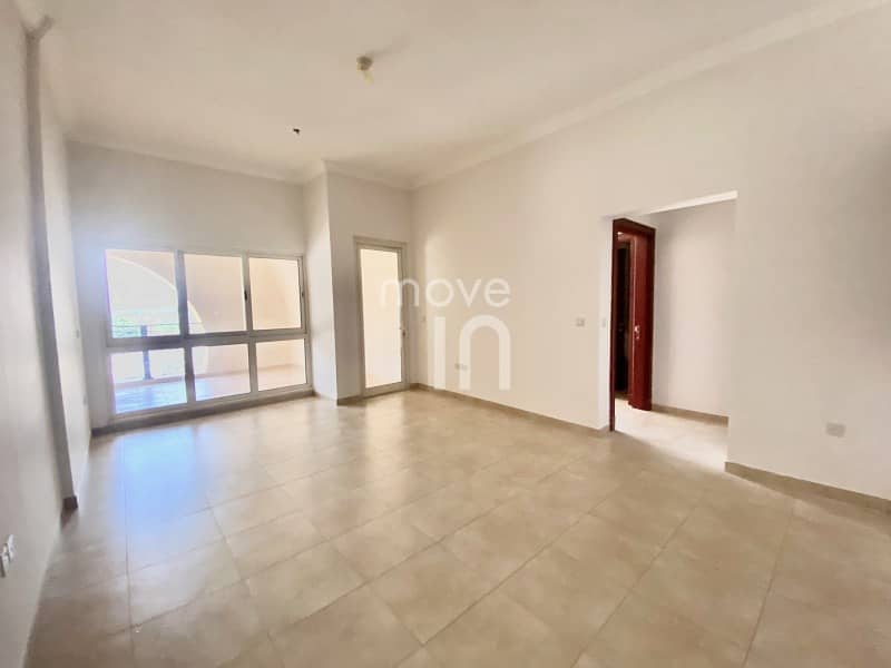 7 Huge 1 Bed with 2 Balconies + Square Kitchen