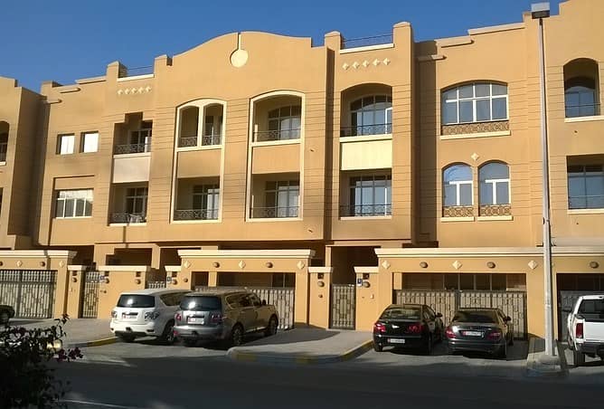 Квартира в Хадбат Аль Зафран, 40000 AED - 3671095