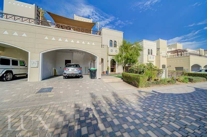 Vacant | Corner Unit | Upgraded Vacant | Corner Unit | Upgraded