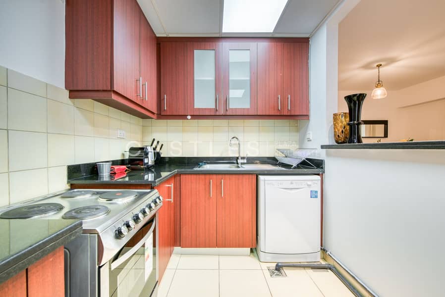 Upgraded | Fully furnished | Marina view - Image 22