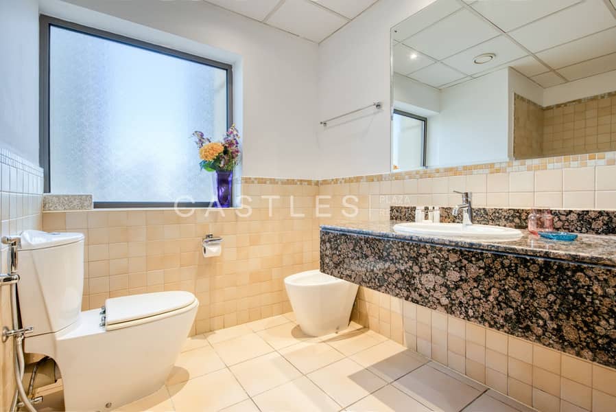 Upgraded | Fully furnished | Marina view - Image 34