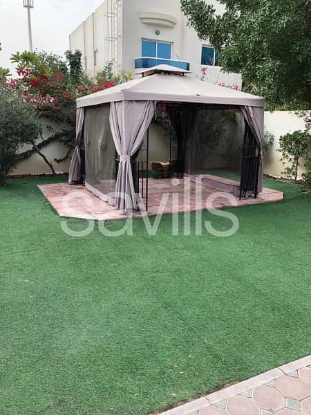Well Maintained 4beds Villa in Garhoud Near Park