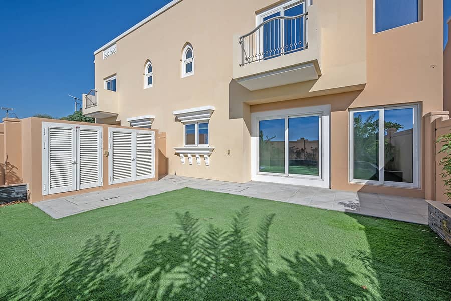 Single Row | Great Location | Vacant | 4 Bed Single Row | Great Location | Vacant | 4 Bed