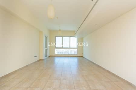 2 Bedroom Apartment for Rent in Palm Jumeirah, Dubai - Large Balcony | Mid Floor | Unfurnished
