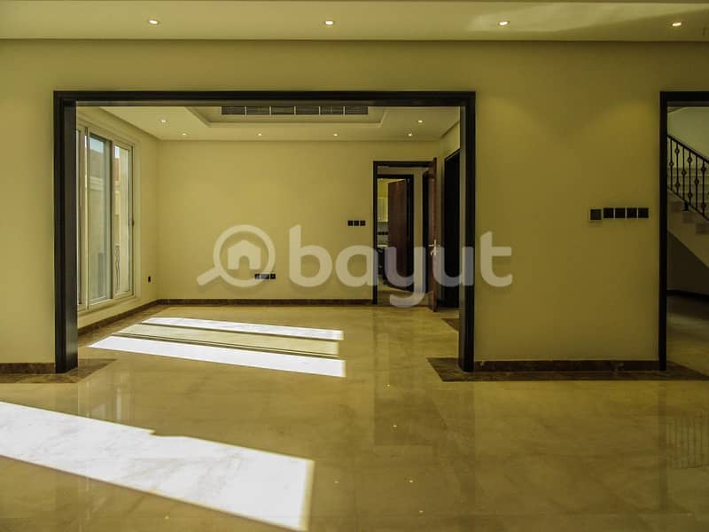 Brand New Spacious 5 Bedroom Villa with Shared Pool Available for Rent in Jumeirah 1