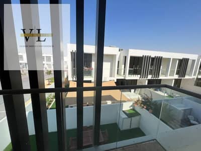 3 Bedroom Villa for Rent in DAMAC Hills 2 (Akoya by DAMAC), Dubai - Balcony1. jpg 3 Bedroom Villa for Rent in DAMAC Hills 2 (Akoya by DAMAC), Dubai - Balcony1. jpg