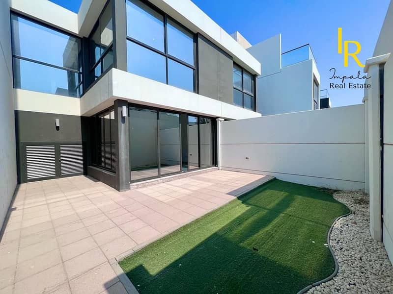 Modern style| Huge Layout| Ideal Location | Ready To Move In