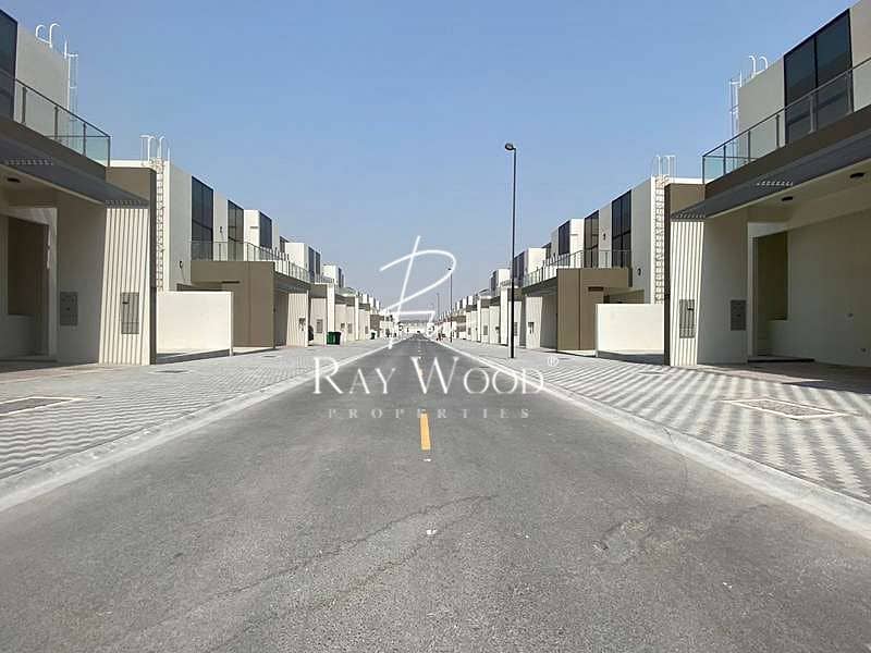 LUXURY |3 BEDROOMS VILLA| VACANT| PREMIUM LOCATION LUXURY |3 BEDROOMS VILLA| VACANT| PREMIUM LOCATION