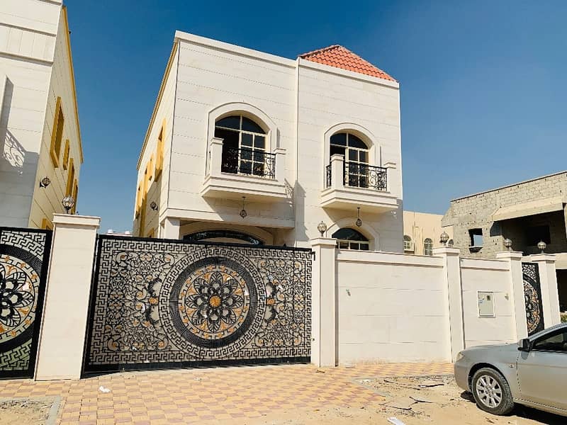 For sale a two-story villa facing a second stone piece of the general street at an excellent price