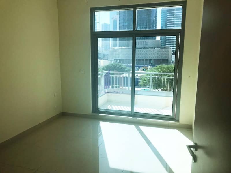 Beautiful Large 1 Bedroom+Study apartment in Claren Tower