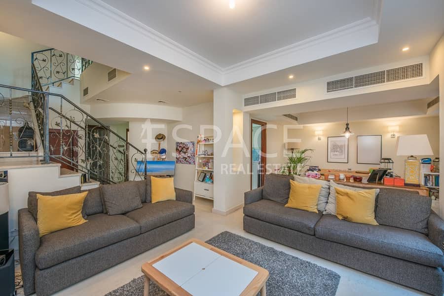 Stunning Family Villa in Prime Location Stunning Family Villa in Prime Location