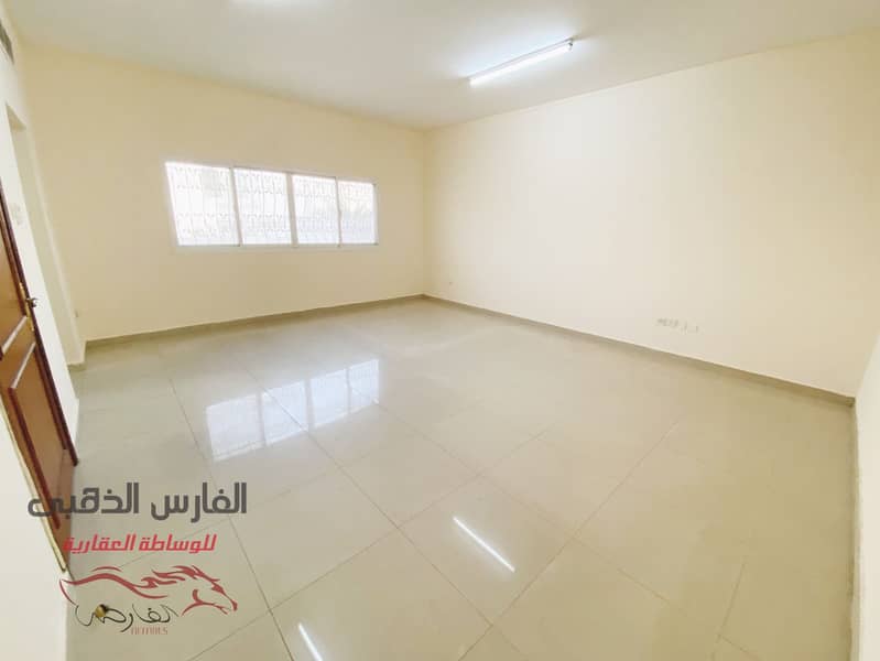 Very amazing studio in Karama Street close to Khalifa Hospital and parking is available