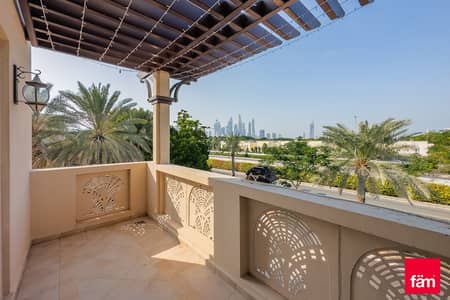 5 Bedroom Villa for Sale in Emirates Hills, Dubai - Prime 5BR Emirates Hills Renovation Gem