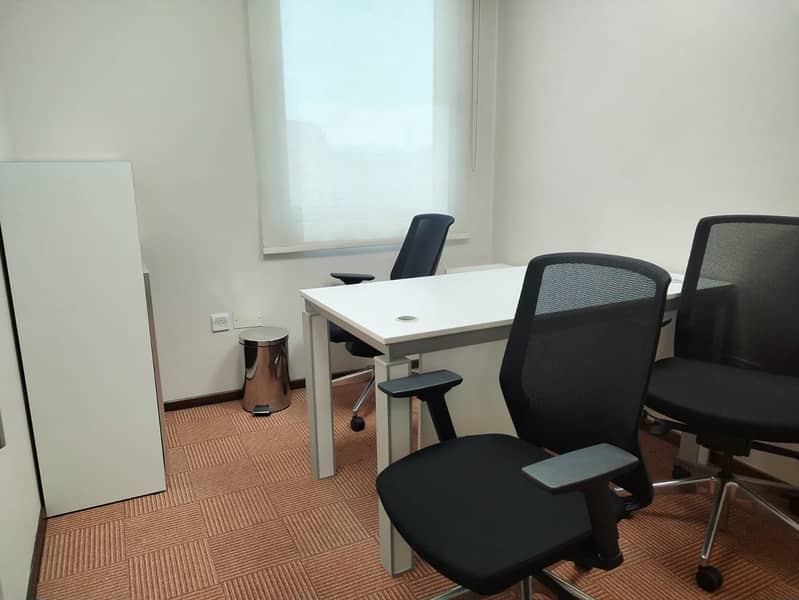 PREMIEL EXECUTIVE OFFICE SPACE WITH MODERN FURNITURE AVAILABLE FOR RENT NO COMMISSION
