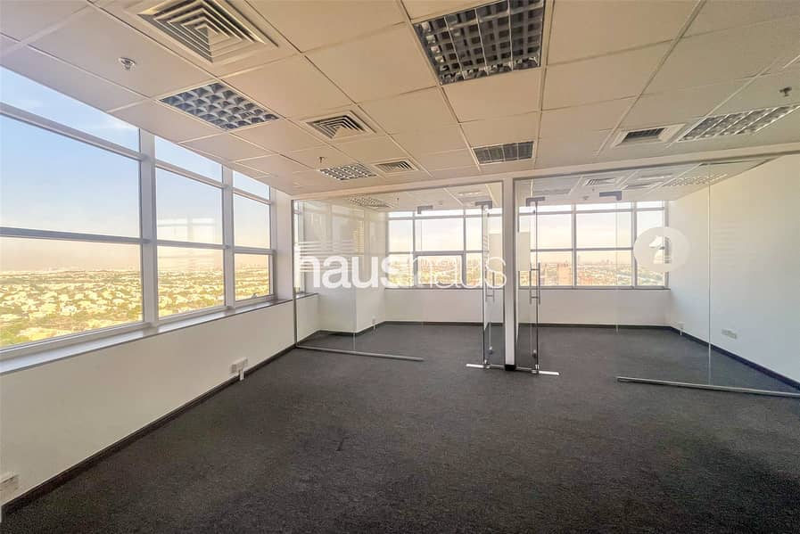 Fully Fitted and Partitioned | DMCC | Amazing view Fully Fitted and Partitioned | DMCC | Amazing view