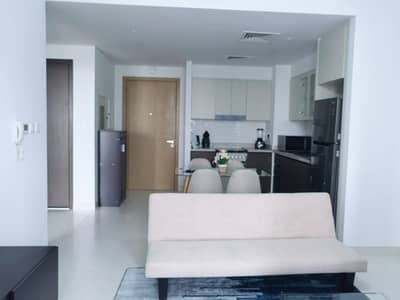 Luxurious Furnished Apartment with Wifi and Dewa