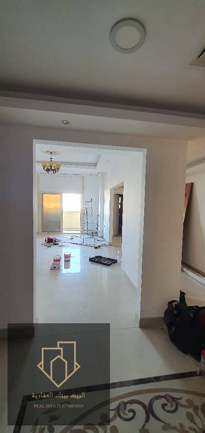 For annual rent in Ajman Al Jurf, two rooms, a living room, three bathrooms, air conditioning, two balcony, very large space are available.