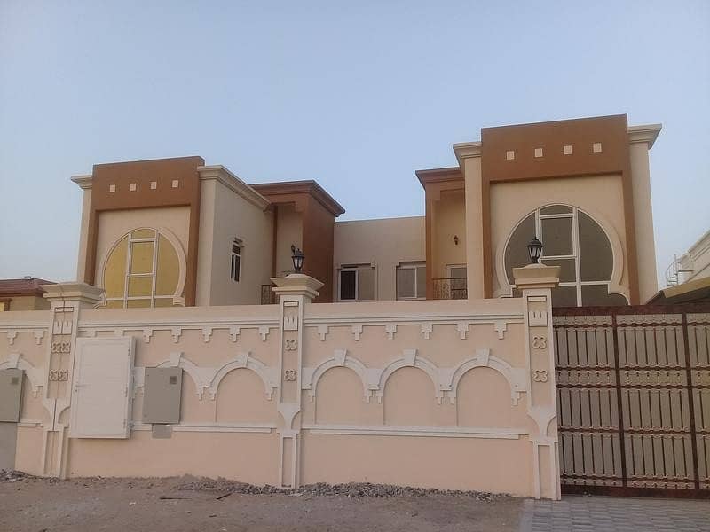 Amazing Brand New 5 Bedroom Villa in Al Nof 4