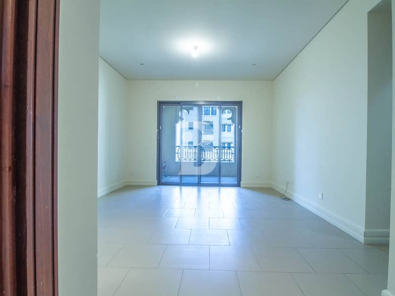 Hot offer | Spacious and Bright | Balcony