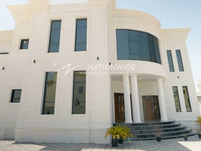 5 Bedroom Villa for Sale in Khalifa City, Abu Dhabi - Luxurious Villa|Pool|Relaxing Lifestyle|Best View