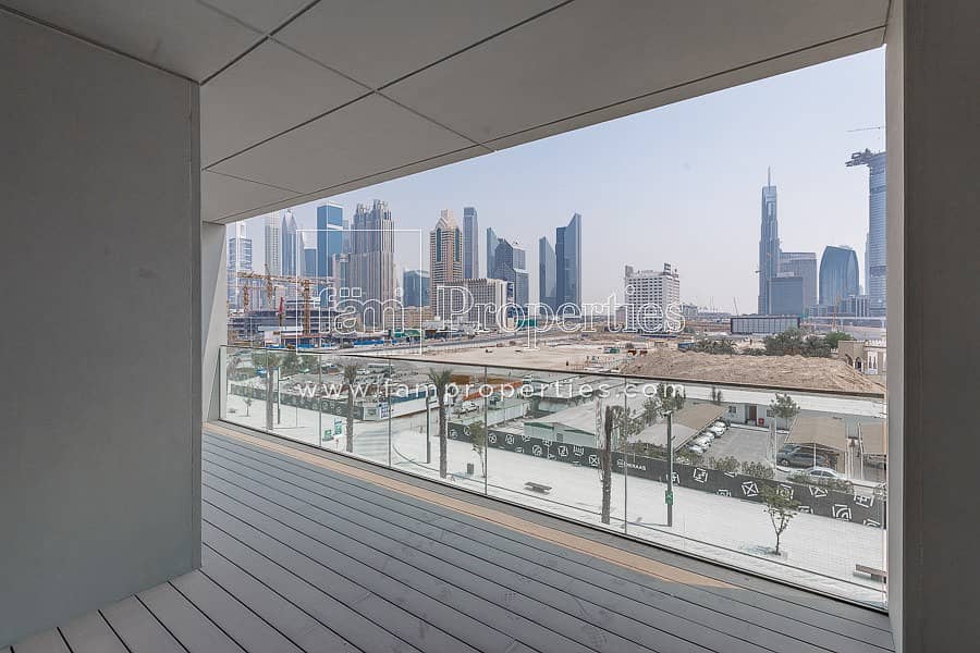 Enjoy Burj Khalifa Views and 2 Parking