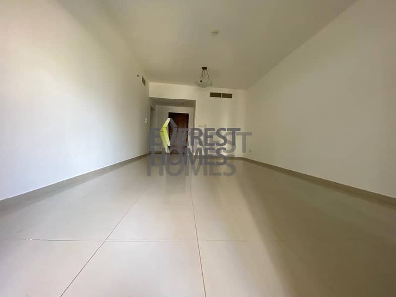 3 HUGE 2BED + MAID AND STORE ROOM JUST 80K IN J2 TOWER JLT 1800sqft FULL LAKE VIEW