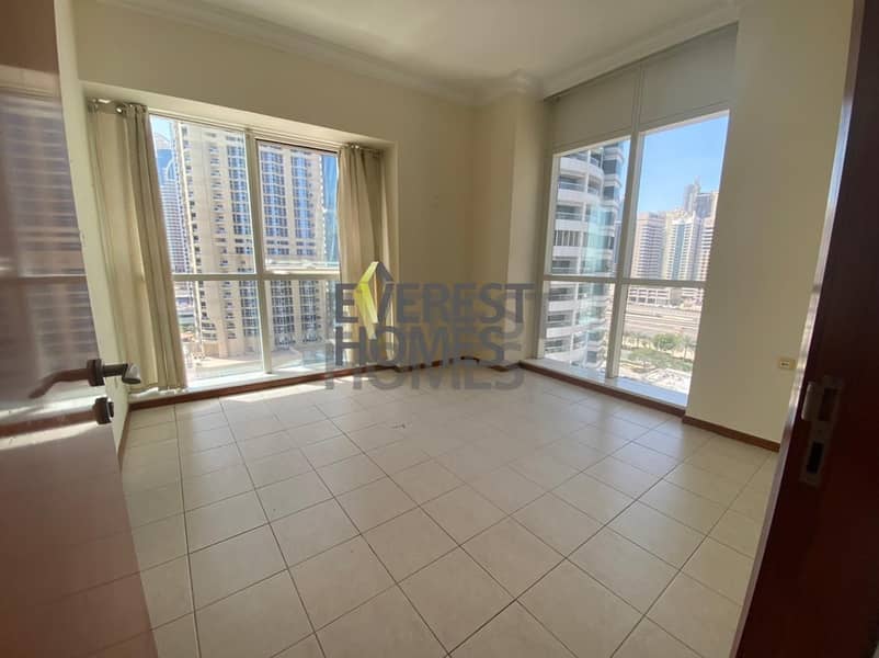 8 1 bed room appartment with balcony near to metro 800sqft just43k