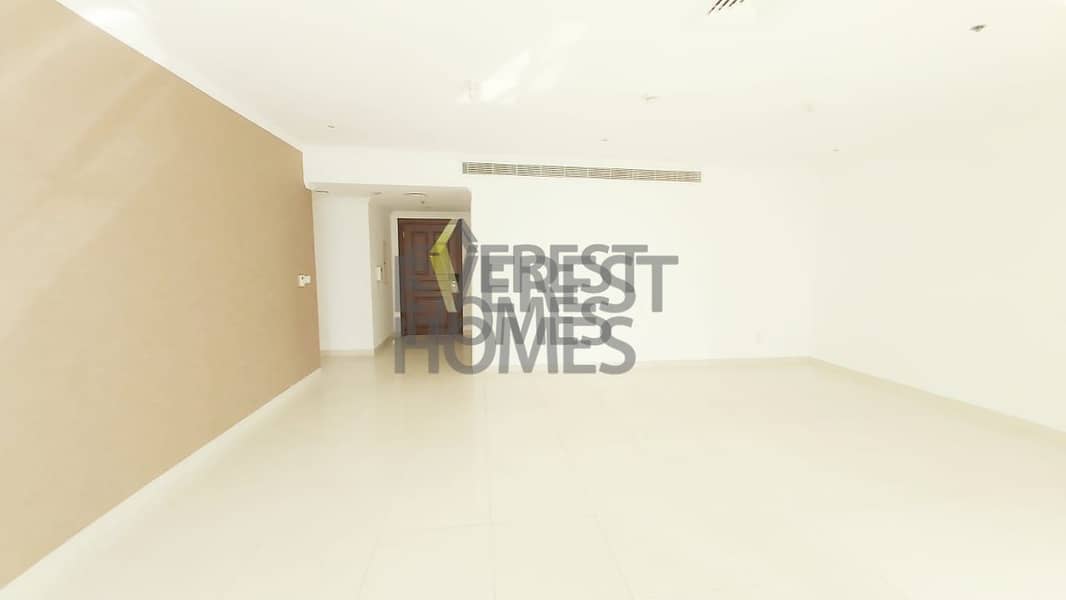 RENTED | LAKE VIEW | PREMIUM BUILDING |