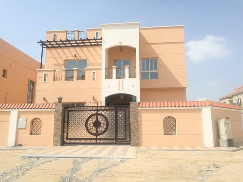Luxury villa very excellent location finishing Super Deluxe at a very attractive price is negotiable
