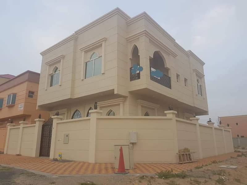 New villa with electricity and water, an elegant facade corner of two streets, a modern finishing, free citizens and expats