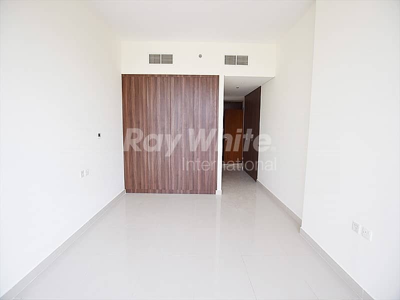 Spacious Brand New 1 BR - Reef Residence