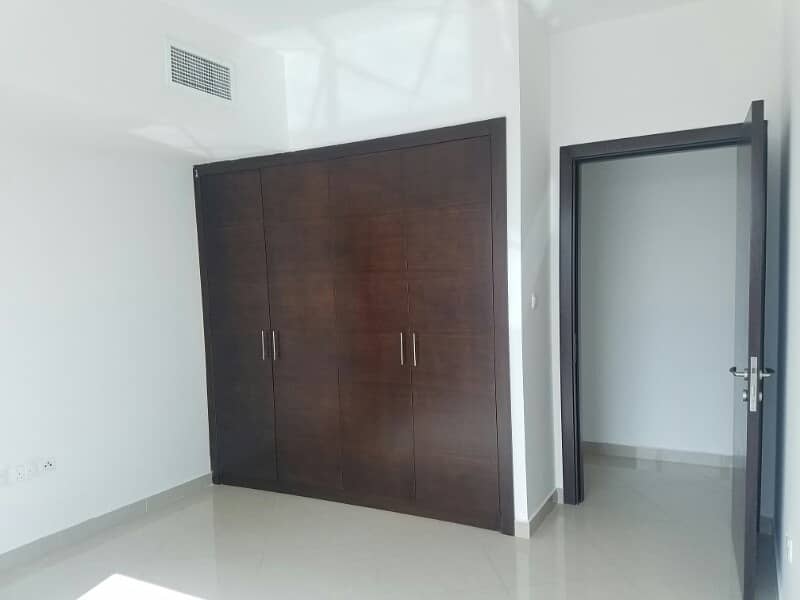 For rent apartment 2 master bedrooms lounge working room house parken swimming pool and gym