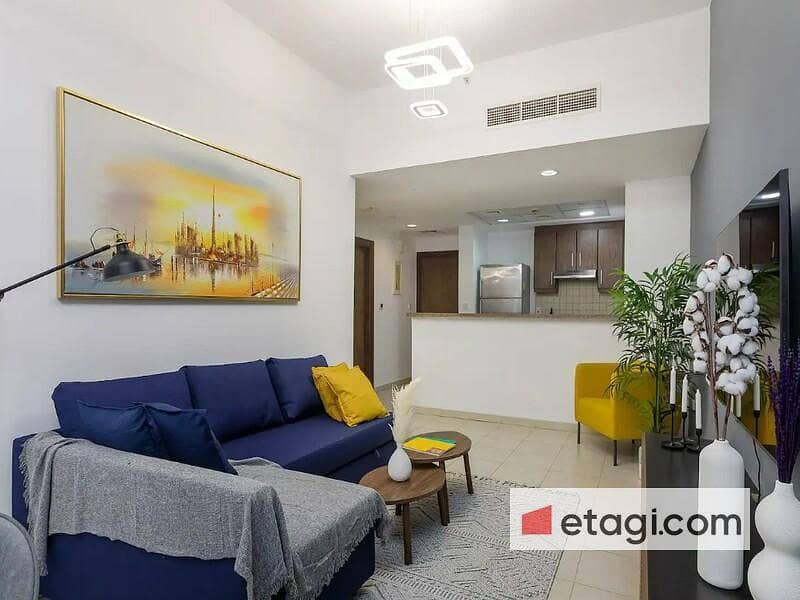 Fully Furnished | Pool View | 7-mins walk to Metro
