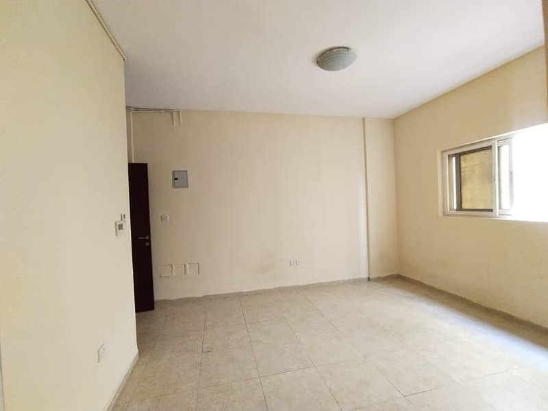 SUPER OFFER SPECIOUS STUDIO FLAT CENTRAL AC/GAS JUST IN 10K NEAR PARK