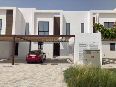 2 Bedroom Townhouse for Rent in Al Ghadeer, Abu Dhabi - Move In Ready | Pool View | Single Row | Call Now