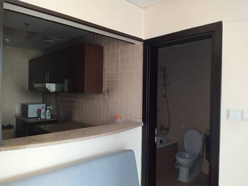 6 lowest 1 bedroom in Queue Point AED 370,000/-