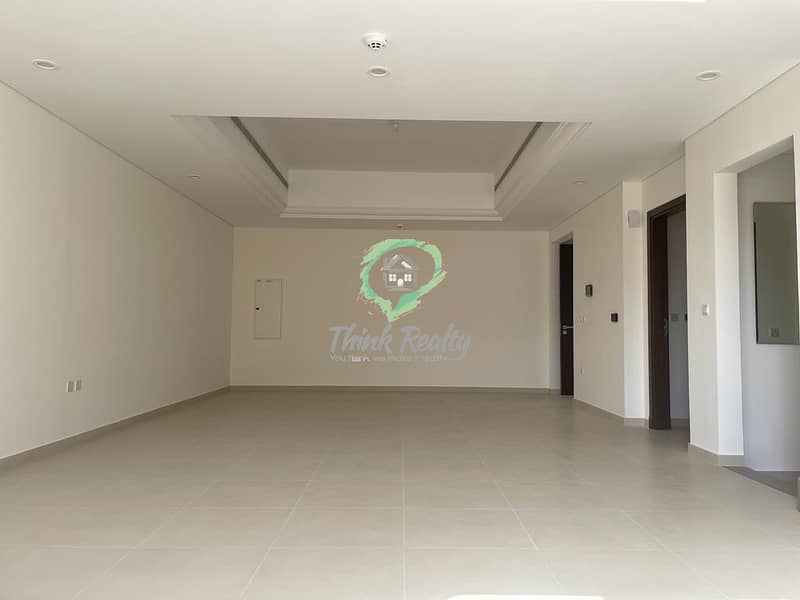 Backing Park Spacious Townhouse | single Row Villa