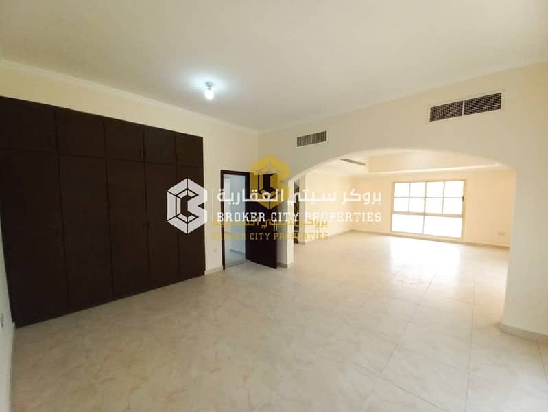 Вилла в Халифа Сити, 6 спален, 150000 AED - 7476854