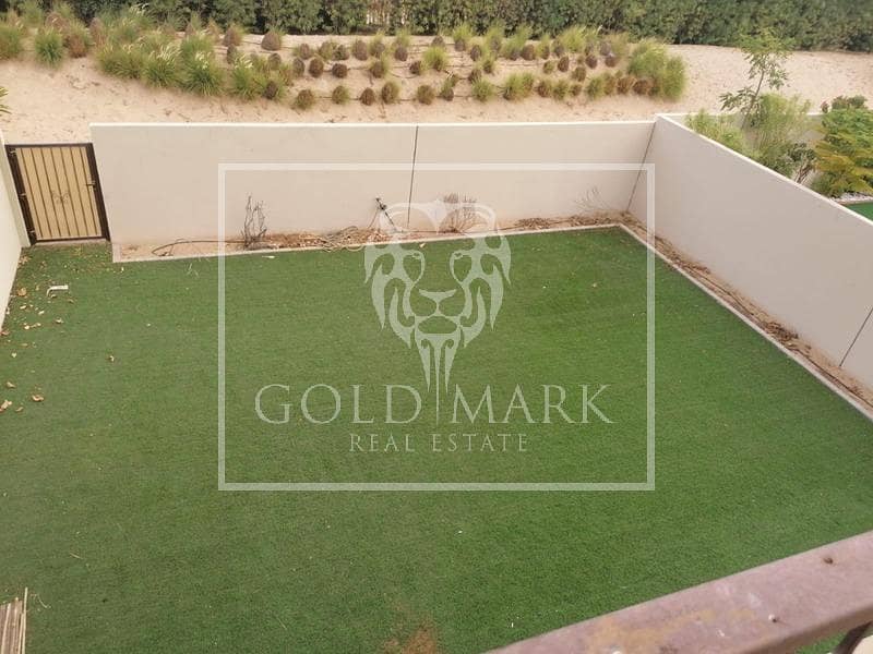 4 Single row | Dessert facing | Landscaped garden