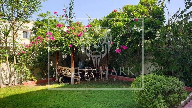 16 Type 1M | Single Row | Close to the Pool n Park