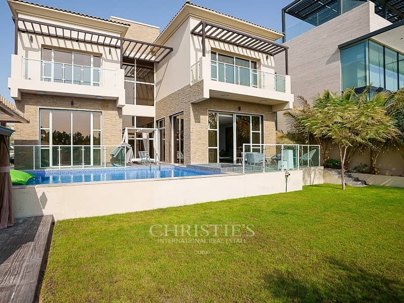 Customised Villa with Lush Golf Views and Basement