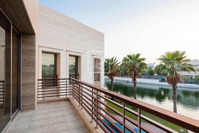 16 Meticulous 6 bed luxury villa with lake view