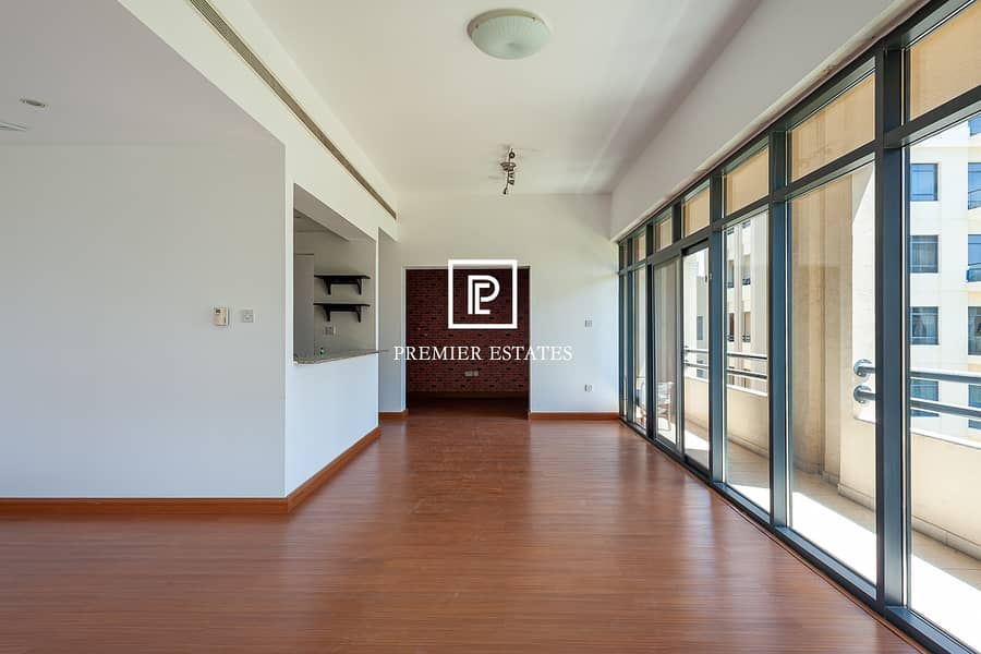 2 Vacant 2 Bedroom Apartment with Study | Pool View