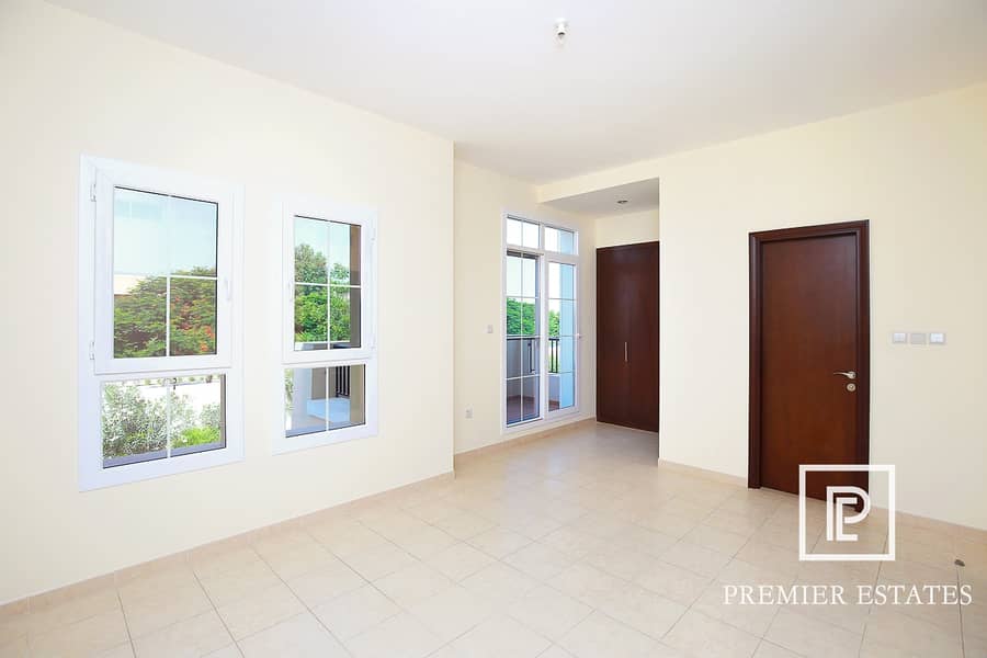 4 Immaculate 2 Bedroom plus Study|Near Jess | Rented
