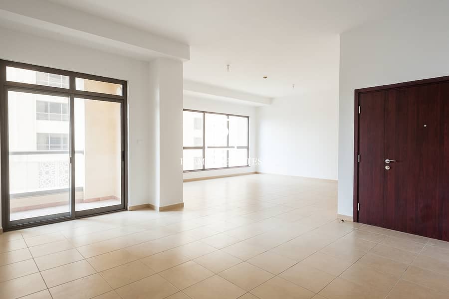 2 Spacious and bright 2 Bedroom Apartment in Amwaj