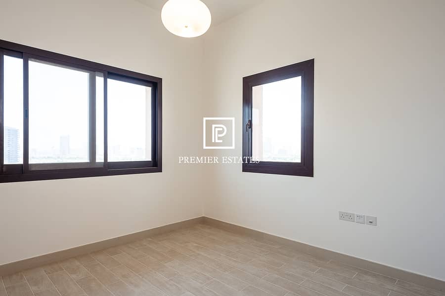5 NEW! 1 Bedroom Apt. with Study |Vacant on Transfer