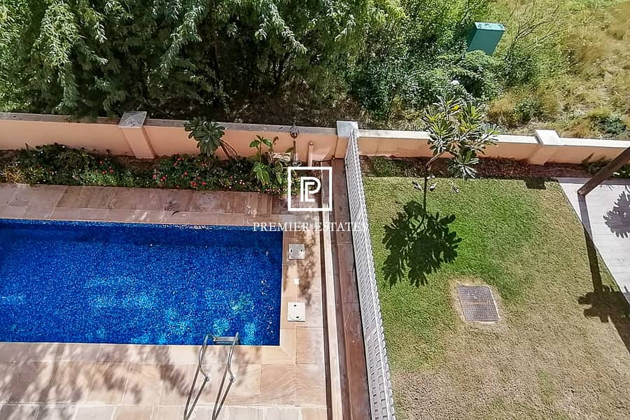 9 Golf Course View|Stunning family Home|Private Pool