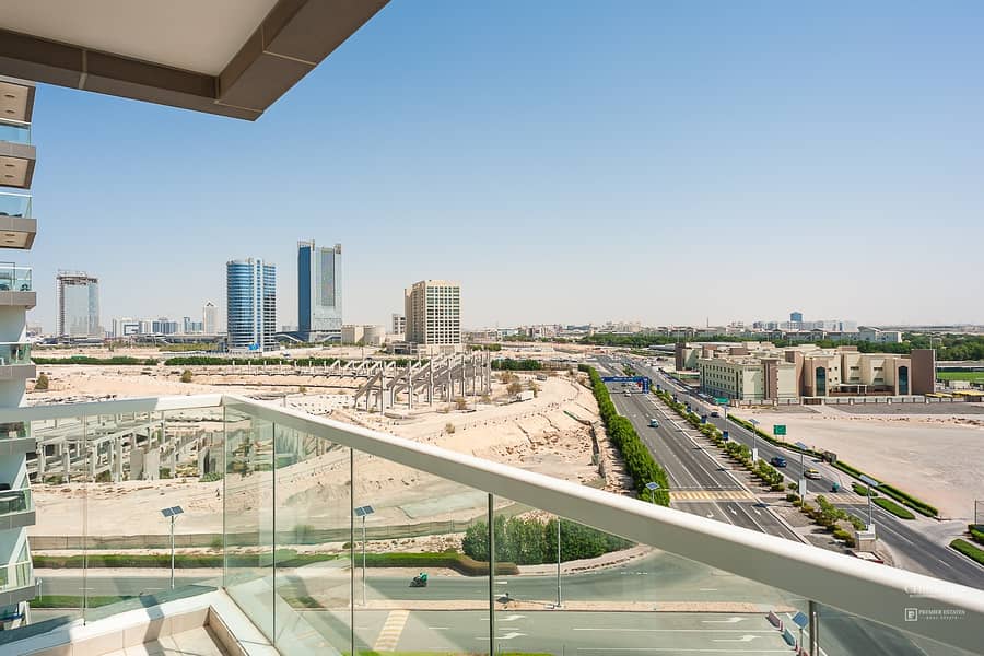 11 Stadium View|One-Bedroom with Balcony | Red Residence